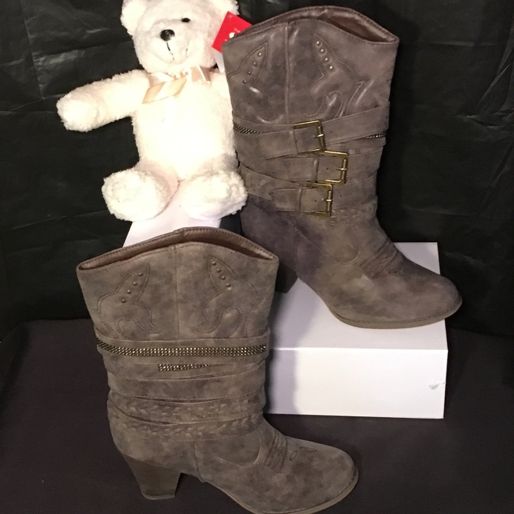 Sheryl Taupe boots by Leila Stone size 7 1/2 Med - Picture 2 of 6